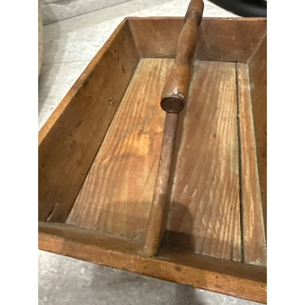 Primitive Wooden Caddy or Tote‎